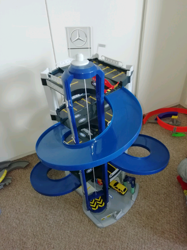 mercedes toy garage